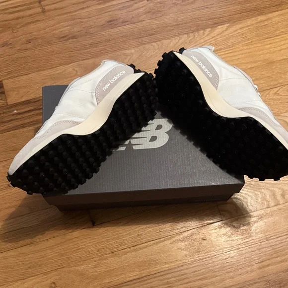 New Balance White Black Cream Low-Top Sneakers - Picture 7 of 8